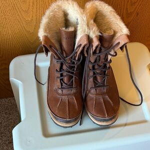 Merrill Brown Leather Shearling Lace-Up Boots size 9, never worn!